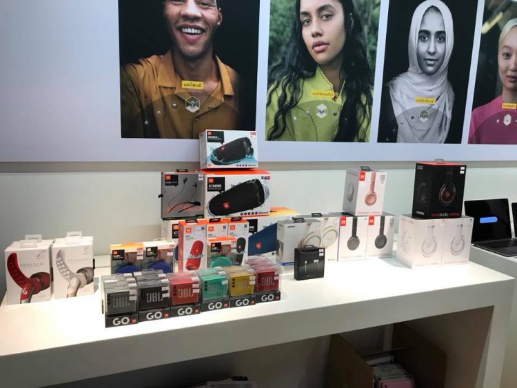 Clearance Sale!! iStudio by SPVi สาขา IT Mall Fortune ชั้น 3 วันนี้ถึง 10 มีนาคม ลดสูงสุดกว่า 90%