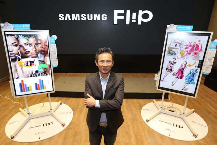 Samsung Flip ดิจิทัล ฟลิปชาร์ทอัจฉริยะขนาด 55 นิ้วเปิดตัวในไทยทางการ รองรับปากกา ลบได้ด้วยมือ เชื่อมต่อสมาร์ทโฟนได้ เจาะกลุ่มลูกค้าองค์กร
