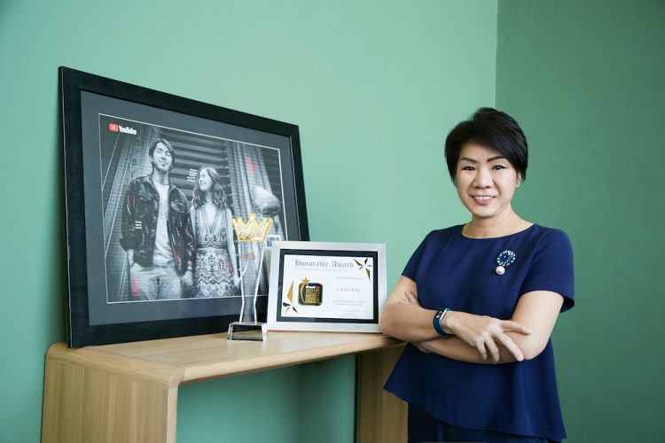 ห้างเซ็นทรัลประกาศนำร่องค้าปลีกแห่งอนาคต สะดวกด้วย 3 ขั้นตอน Chat–Shop –Ship คาดทะลุ 100 ล้านบาท