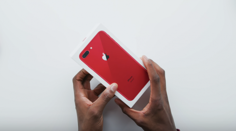 แกะกล่อง iPhone 8 Plus (PRODUCT)RED Special Edition พร้อมเทียบดีไซน์กับรุ่นก่อน (มีคลิป)