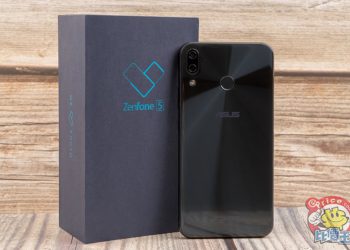 แกะกล่อง ASUS ZenFone 5 หลังจากเริ่มวางจำหน่ายในไต้หวัน ยลโฉมทุกมุม พร้อมดูคะแนนจากแอพ Benchmark