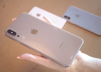 iPhone X Plus หน้าจอ 6.5 นิ้วขนาดเท่า iPhone 8 Plus ส่วน iOS 12 ใช้งาน Face ID แนวตั้งได้ iPhone X ปีนี้กล้องจะเทพกว่าเดิม และยังมี iPhone ขนาด 6 นิ้วอีกรุ่น