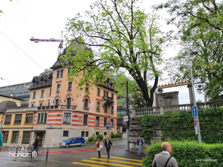 รีวิว Honor 10 สุดยอดแฟลกชิป กล้องคู่ 24MP พร้อม AI อัจฉริยะ ดีไซน์กระจก Aurora สุดงาม ความจุ 128GB ราคาสุดคุ้ม