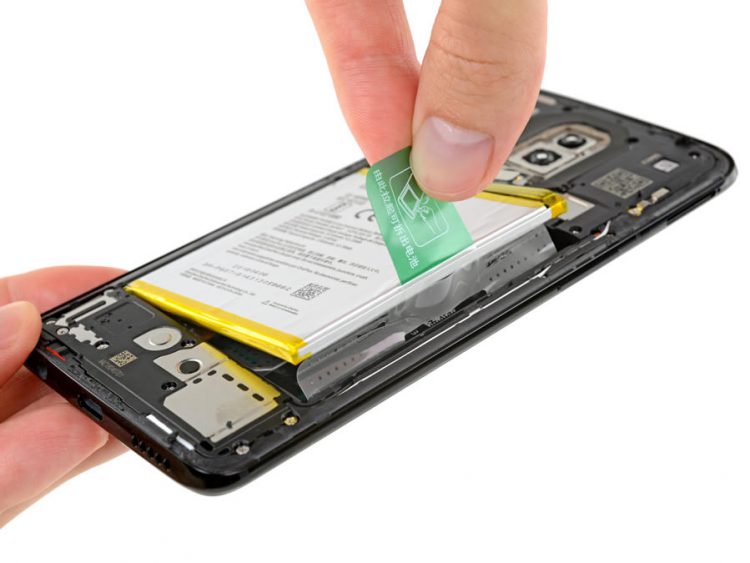 OnePlus 6 ถูกชำแหละเรียบร้อยแล้ว iFixit เผยซ่อมจอยาก แต่เปลี่ยนแบตง่าย
