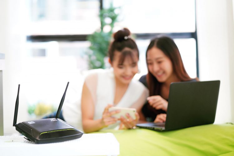 เอไอเอส ไฟเบอร์ เอาใจคนคอนโดฉีกทุกกฎ!! ครั้งแรกของเน็ตบ้าน ไม่ติดสัญญา ไม่มีค่าแรกเข้าพร้อมใช้ภายใน 24 ชม. 30/10 Mbps เพียง 390 บาทต่อเดือน