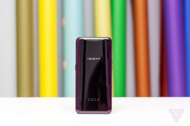 ยลโฉม OPPO Find X ตัวเป็นๆทุกมุมมอง หน้าจอไม่มีรอยบาก กล้องแบบสไลด์ Snapdragon 845 แรม 8GB รอม 256GB เปิดตัวทางการคืนนี้ (ชมคลิป)