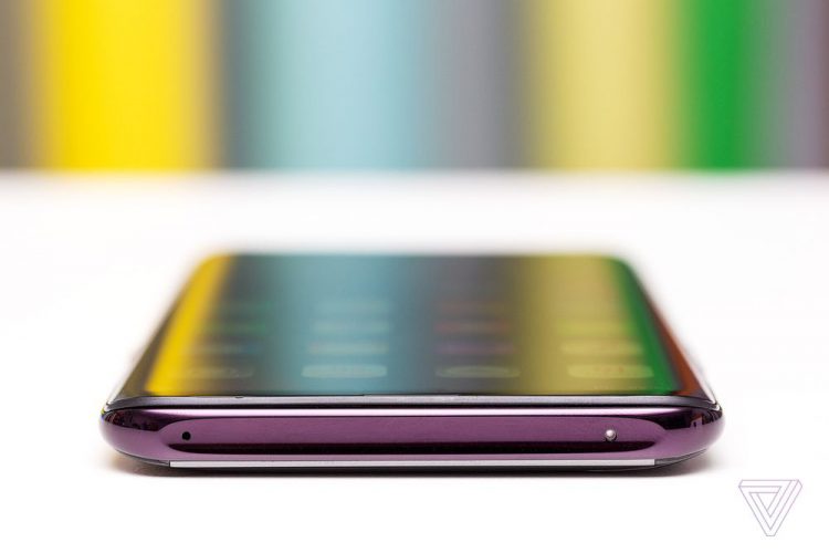 ยลโฉม OPPO Find X ตัวเป็นๆทุกมุมมอง หน้าจอไม่มีรอยบาก กล้องแบบสไลด์ Snapdragon 845 แรม 8GB รอม 256GB เปิดตัวทางการคืนนี้ (ชมคลิป)