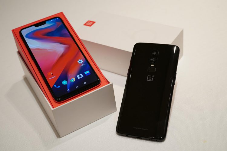 OnePlus 6 เปิดตัวในไทยทางการ ท้าชนทุกเรือธง ดีไซน์หรู Snapdragon 845 แรม 8GB รอม 256GB เริ่มต้น 17,999 บาท ขาย 28 มิถุนายนนี้เป็นต้นไป