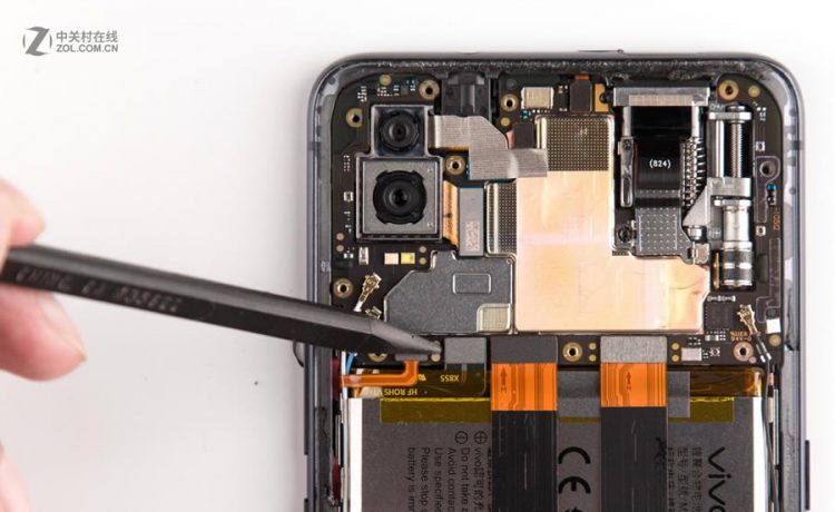 Vivo NEX ถูกชำแหละแล้ว เผยให้เห็นกลไกของระบบสไลด์กล้องเซลฟี่ และส่วนประกอบภายในทั้งหมด