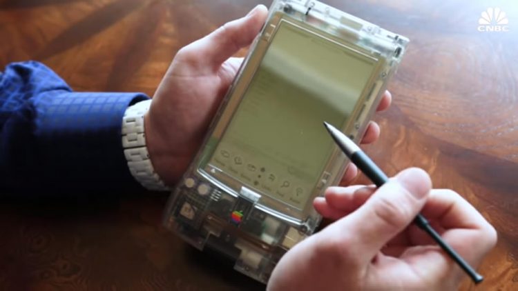 เปิดคลังสมบัติ!! ผลิตภัณฑ์ต้นแบบจาก Apple มากกว่า 250 ชิ้น กลายเป็นของสะสมที่หายากมากที่สุด (ชมคลิป)