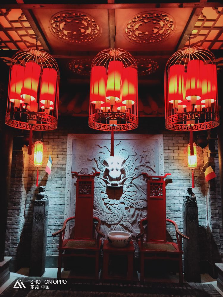 ชมภาพถ่ายตอนกลางคืนของ OPPO R15 Pro ด้วยกล้องหลังคู่ 20 + 16 ล้านพิกเซล รูรับแสง f/1.7 เซนเซอร์ใหม่ล่าสุดจาก Sony