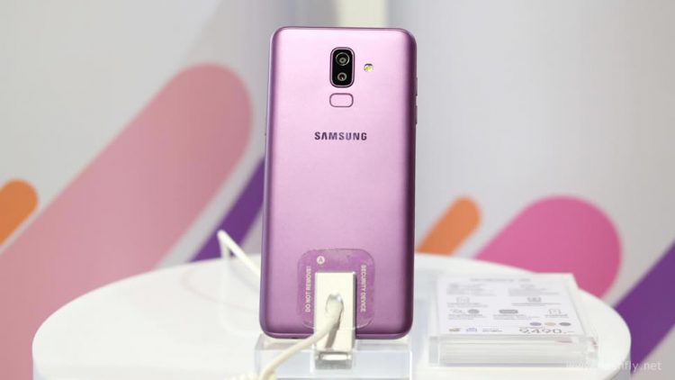 สัมผัสแรก Samsung Galaxy J8 สมาร์ทโฟนไอดอลจอ 6 นิ้ว กล้องเซลฟี่มี AR Sticker ระบบเสียง Dolby Atmos ราคา 9,490 บาท