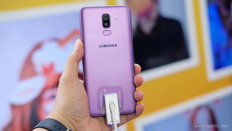 สัมผัสแรก Samsung Galaxy J8 สมาร์ทโฟนไอดอลจอ 6 นิ้ว กล้องเซลฟี่มี AR Sticker ระบบเสียง Dolby Atmos ราคา 9,490 บาท