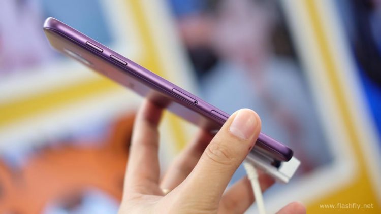 สัมผัสแรก Samsung Galaxy J8 สมาร์ทโฟนไอดอลจอ 6 นิ้ว กล้องเซลฟี่มี AR Sticker ระบบเสียง Dolby Atmos ราคา 9,490 บาท