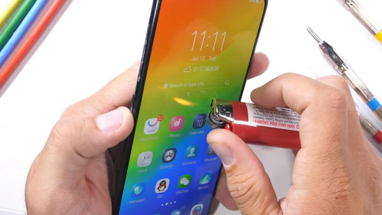 แกร่งแค่ไหน? Vivo Nex S ถูกทดสอบความทนทาน ผ่านใบมีด ไฟลนจอ และ ดัดให้งอด้วยมือเปล่า