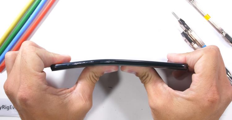 แกร่งแค่ไหน? Vivo Nex S ถูกทดสอบความทนทาน ผ่านใบมีด ไฟลนจอ และ ดัดให้งอด้วยมือเปล่า