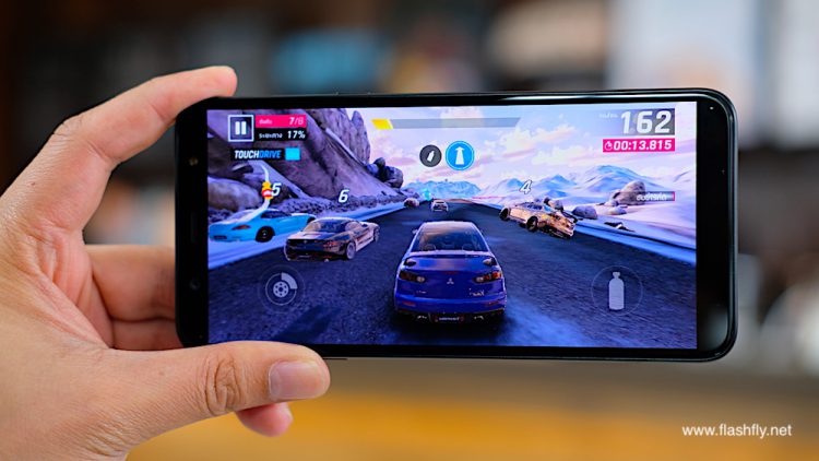 รีวิว Samsung Galaxy J8 x BNK48 ไอดอลสมาร์ทโฟน จอใหญ่ ภาพสวย เสียงดี เซลฟี่จัดเต็มราคา 9,490 บาท