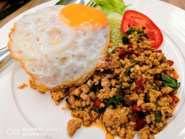 รีวิว Huawei Nova 3 สมาร์ทโฟน 4 กล้องสมองกล AI สเปกเรือธง ดีไซน์สุดหรู ความจุ 128GB ในราคาเบาๆ