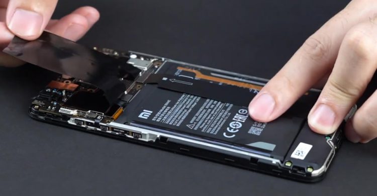 Xiaomi จัดการชำแหละ POCOPHONE F1 ให้ดูด้วยตัวเอง เผยให้เห็นชิ้นส่วนที่สำคัญ อย่างท่อระบายความร้อน และเซ็นเซอร์สแกนใบหน้า