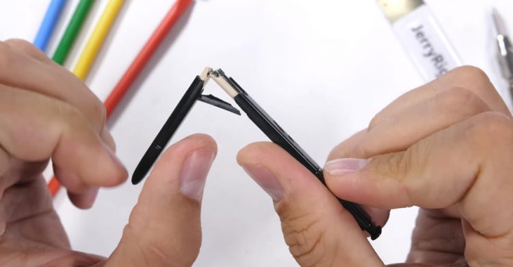 รอดไหม? Samsung Galaxy Note 9 และปากกา S Pen ถูกทดสอบความทนทาน ผ่านใบมีด ลนไฟ และดัดให้งอ