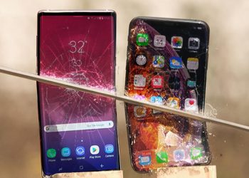 จะเป็นอย่างไรเมื่อ iPhone XS Max กับ Galaxy Note 9 ต้องมารับความคมของดาบคะตะนะ (ชมคลิป!!)
