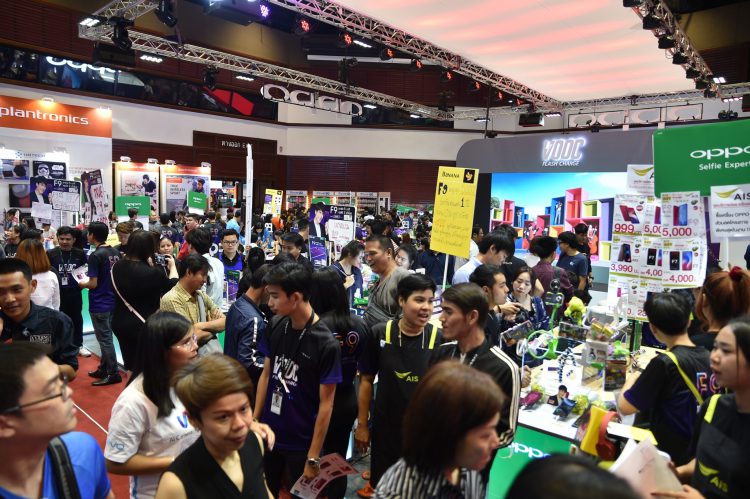 ฮิตถล่มทลาย!! OPPO F9 Starry Purple วางขายวันแรก ทำยอดขายสูงสุดเป็นอันดับ 1 ภายในงาน Thailand Mobile Expo 2018