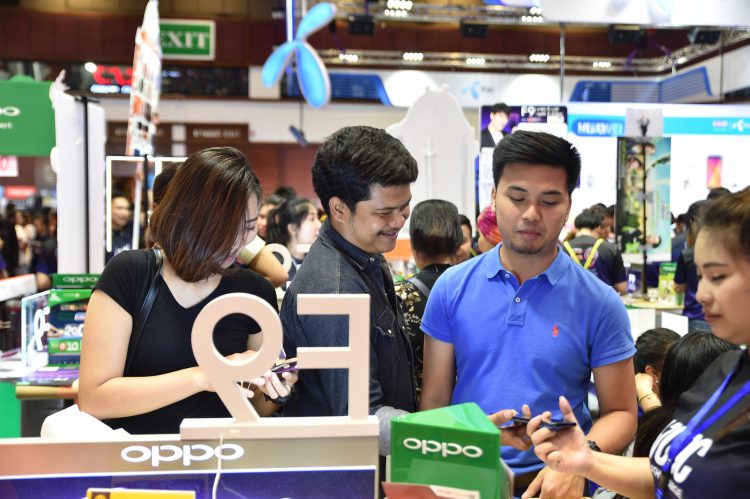 ฮิตถล่มทลาย!! OPPO F9 Starry Purple วางขายวันแรก ทำยอดขายสูงสุดเป็นอันดับ 1 ภายในงาน Thailand Mobile Expo 2018