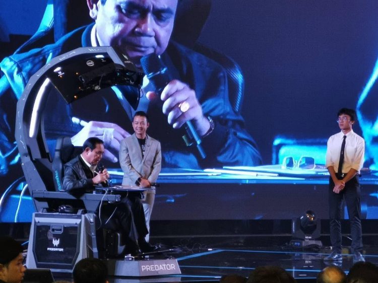 ชมภาพ นายกรัฐมนตรีนั่งเก้าอี้เกมมิ่งจาก ACER ตัวแรกของโลกในงาน Thailand Game Show 2018