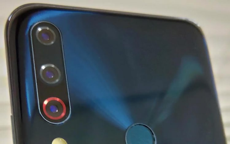 ภาพหลุดต้นแบบ Asus ZenFone 6 เจาะรูบนจอแสดงผล และมาพร้อมกล้องหลัง 3 ตัว