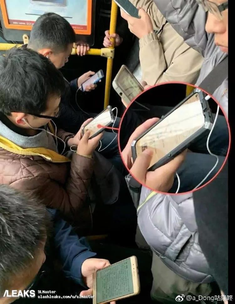 พบสมาร์ทโฟน Huawei Nova 4 ฝังกล้องเซลฟี่บนจอแสดงผล และยังมีช่องเสียบหูฟัง 3.5 มม.