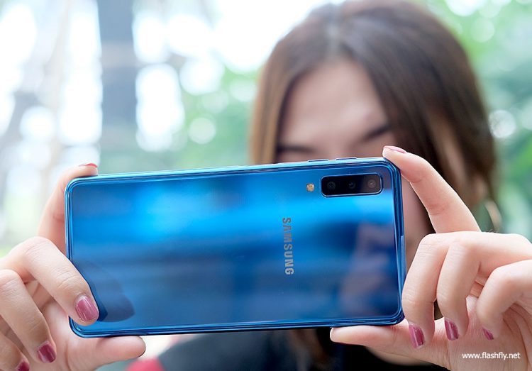 รีวิว Samsung Galaxy A7 สมาร์ทโฟนกล้องหลัง 3 ตัว รุ่นแรก กับดีไซน์พรีเมี่ยมสุดเงางาม สแกนนิ้วใหม่ที่ขอบด้านข้าง กับราคาเริ่มต้น 10,990 บาท