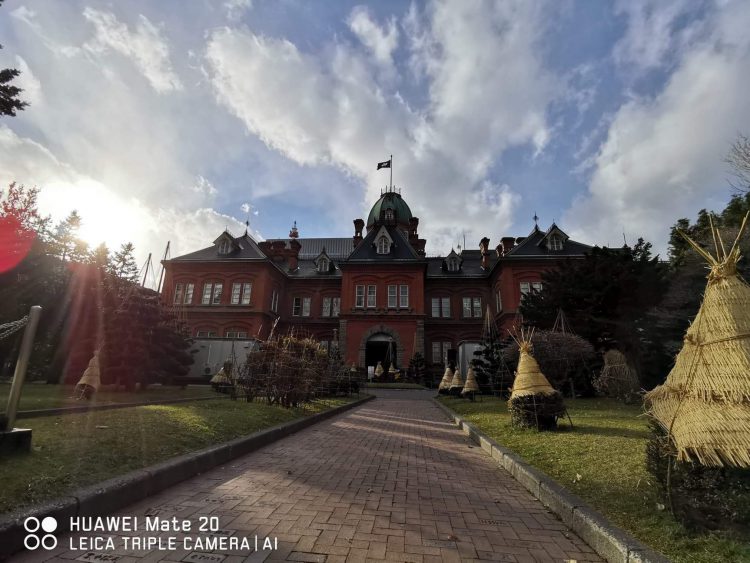 เจาะลึก Huawei Mate 20 สมาร์ทโฟนเรือธง สเป็คจัดเต็ม เทคโนโลยีจัดหนัก ในราคาที่น่าเป็นเจ้าของที่สุดในตอนนี้