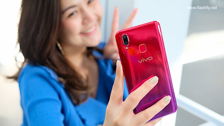 รีวิว Vivo Y95 มาพร้อมกล้อง AI เซลฟี่ 20MP แบตอึด 4030mAh จอ FullView 6.22 นิ้วดีไซน์สุดงามแบบไล่เฉดสี