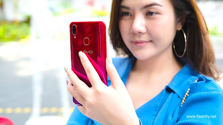 รีวิว Vivo Y95 มาพร้อมกล้อง AI เซลฟี่ 20MP แบตอึด 4030mAh จอ FullView 6.22 นิ้วดีไซน์สุดงามแบบไล่เฉดสี