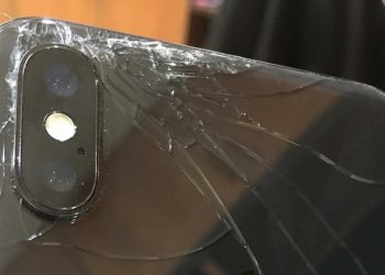 สาวถูกสุนัขไล่กัดจน iPhone X เสียหาย เจ้าของปัดรับผิดชอบ สุดท้ายศาลสั่งให้จ่ายค่าชดเชย 109,576 บาท