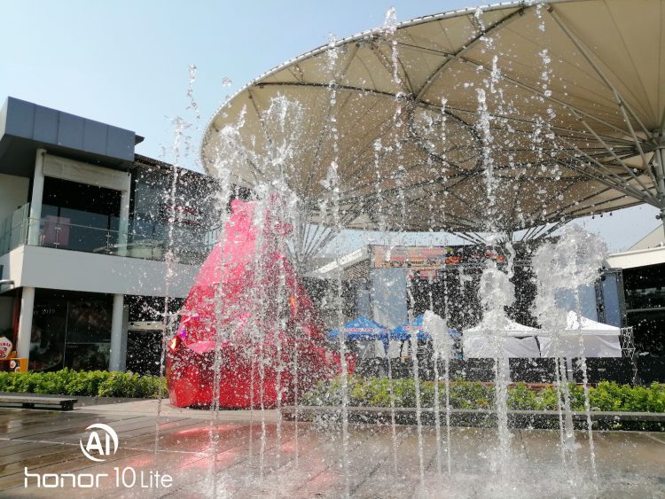 รีวิว Honor 10 Lite ดีไซน์ไล่เฉดสีสุดงาม เซลฟี่สวย สไตล์คุณ กล้อง AI ความละเอียด 24 ล้านพิกเซล สเปกแรงระดับเรือธง ราคาสุดคุ้ม