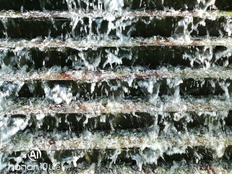 รีวิว Honor 10 Lite ดีไซน์ไล่เฉดสีสุดงาม เซลฟี่สวย สไตล์คุณ กล้อง AI ความละเอียด 24 ล้านพิกเซล สเปกแรงระดับเรือธง ราคาสุดคุ้ม