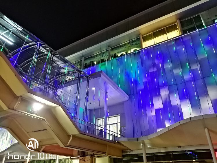 รีวิว Honor 10 Lite ดีไซน์ไล่เฉดสีสุดงาม เซลฟี่สวย สไตล์คุณ กล้อง AI ความละเอียด 24 ล้านพิกเซล สเปกแรงระดับเรือธง ราคาสุดคุ้ม