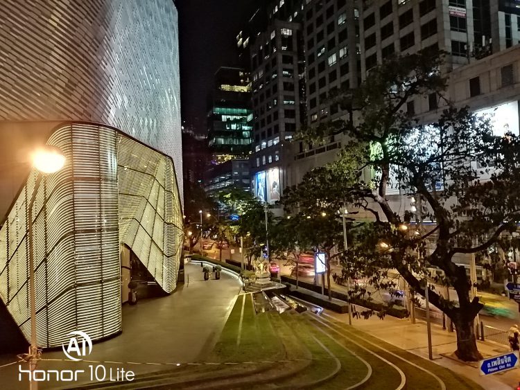 รีวิว Honor 10 Lite ดีไซน์ไล่เฉดสีสุดงาม เซลฟี่สวย สไตล์คุณ กล้อง AI ความละเอียด 24 ล้านพิกเซล สเปกแรงระดับเรือธง ราคาสุดคุ้ม