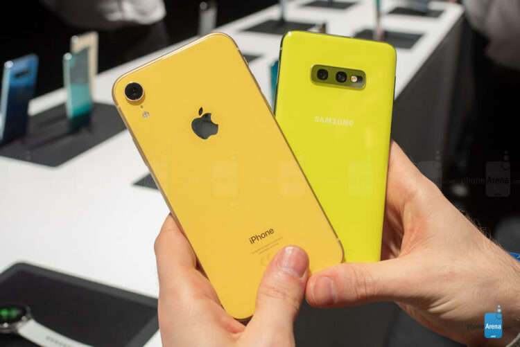 เปรียบเทียบ Galaxy S10e vs iPhone XR, ราคา 26,900 บาท ของ Samsung จะสั่นคลอน iPhone ราคาถูกของ Apple ได้หรือไม่?