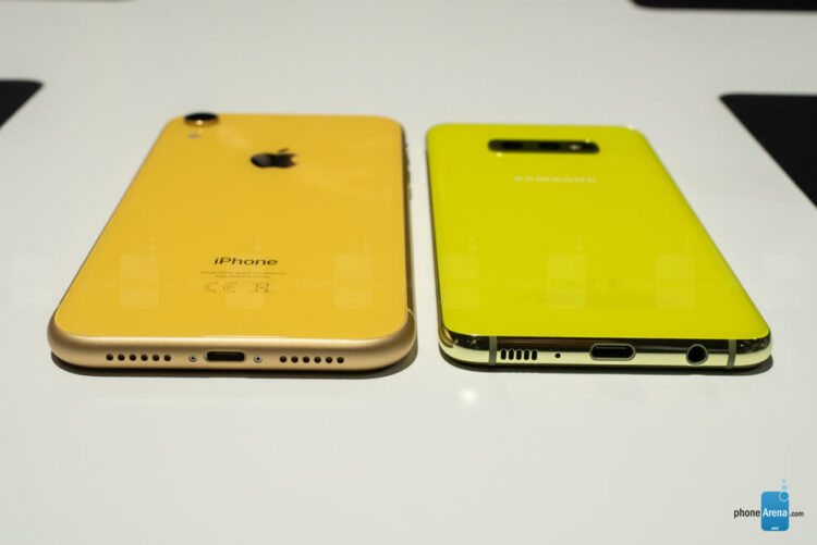 เปรียบเทียบ Galaxy S10e vs iPhone XR, ราคา 26,900 บาท ของ Samsung จะสั่นคลอน iPhone ราคาถูกของ Apple ได้หรือไม่?