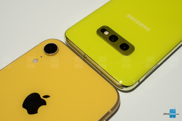 เปรียบเทียบ Galaxy S10e vs iPhone XR, ราคา 26,900 บาท ของ Samsung จะสั่นคลอน iPhone ราคาถูกของ Apple ได้หรือไม่?
