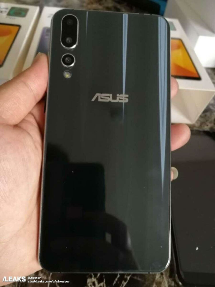 ภาพหลุดเครื่องจริง ASUS Zenfone 6 มาพร้อมกล้องหลัง 3 ตัว จอแสดงผลไร้รอยบาก