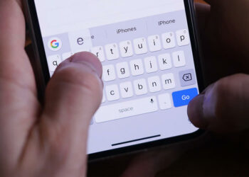 การพิมพ์ข้อความบน iPhone รองรับ Haptic Feedback แล้ว แต่ต้องใช้แอพของ Google