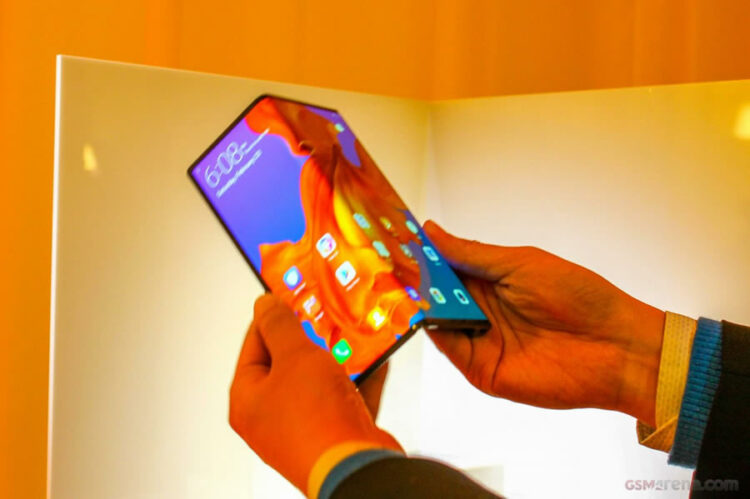 Huawei เปิดตัว Mate X สมาร์ทโฟนพับได้ กางออกมาเป็นแท็บเล็ตขนาด 8 นิ้ว ชาร์จเร็ว 55W รองรับ 5G ราคาราว 82,000 บาท วางจำหน่ายกลางปีนี้