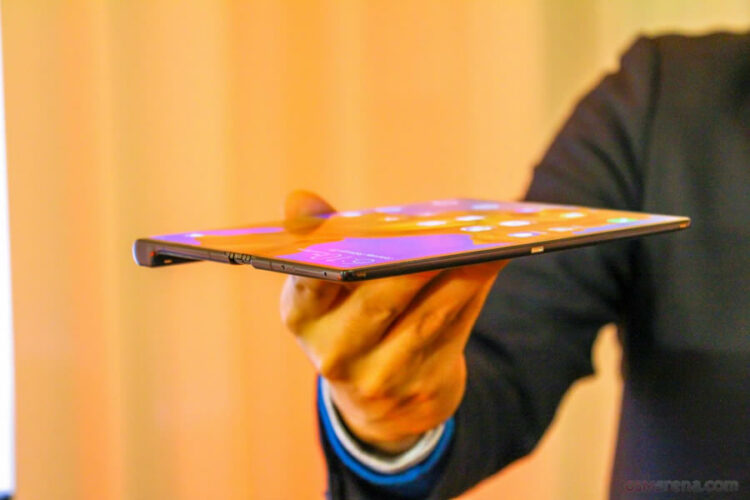 Huawei เปิดตัว Mate X สมาร์ทโฟนพับได้ กางออกมาเป็นแท็บเล็ตขนาด 8 นิ้ว ชาร์จเร็ว 55W รองรับ 5G ราคาราว 82,000 บาท วางจำหน่ายกลางปีนี้
