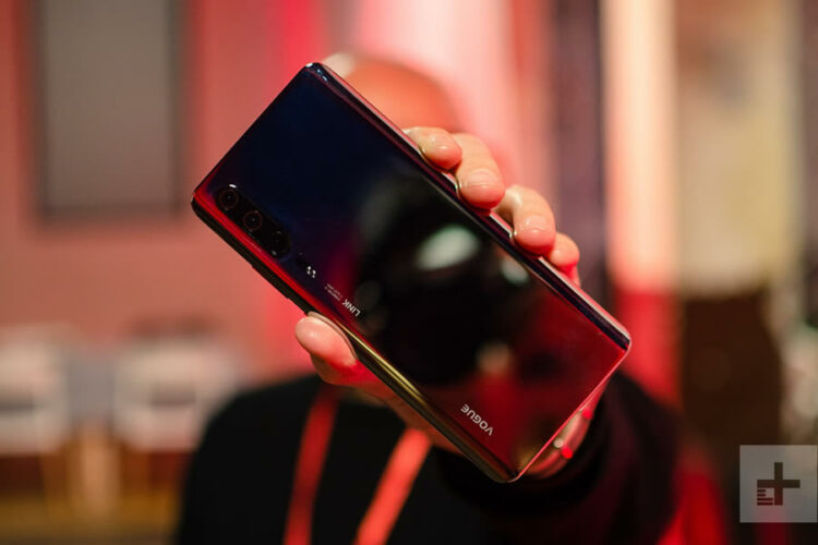 เผยโฉม Huawei P30 Pro แอบนำมาโชว์ในงาน MWC 2019 ก่อนเปิดตัวปลายเดือนหน้า