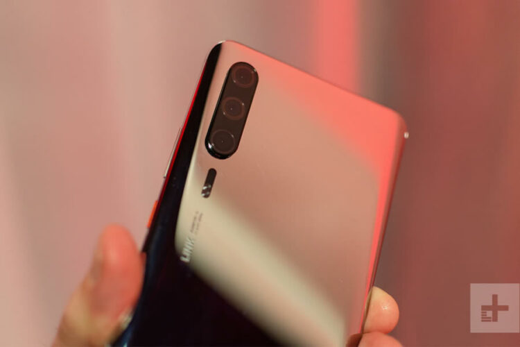 เผยโฉม Huawei P30 Pro แอบนำมาโชว์ในงาน MWC 2019 ก่อนเปิดตัวปลายเดือนหน้า