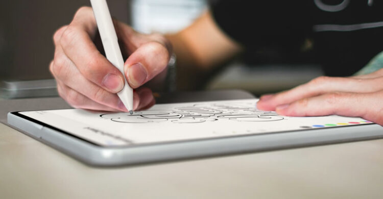 ชอบมั้ย!! คอนเซ็ปต์ iPad พับได้ พกพาสะดวก พร้อมที่เก็บ Apple Pencil ในตัว