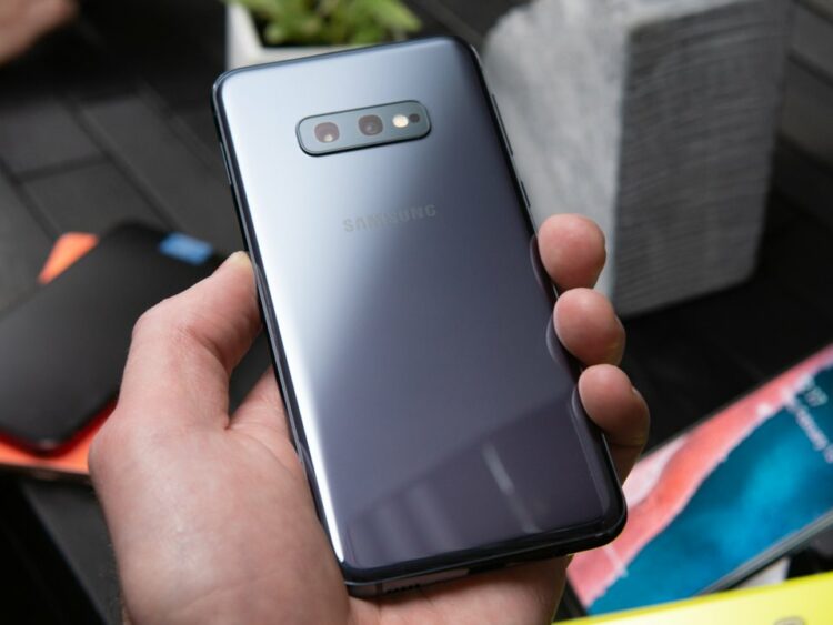 เหตุผล 13 ข้อ ที่ทำให้ Samsung Galaxy S10e น่าซื้อมากกว่า Galaxy S10 และ Galaxy S10+